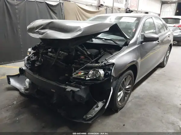 4T1BF1FK0GU242968 2016 TOYOTA CAMRY - Image 2