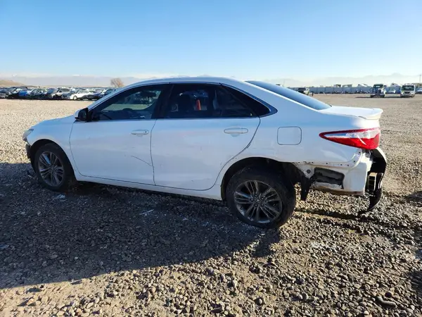 4T1BF1FK0GU244428 2016 TOYOTA CAMRY - Image 2