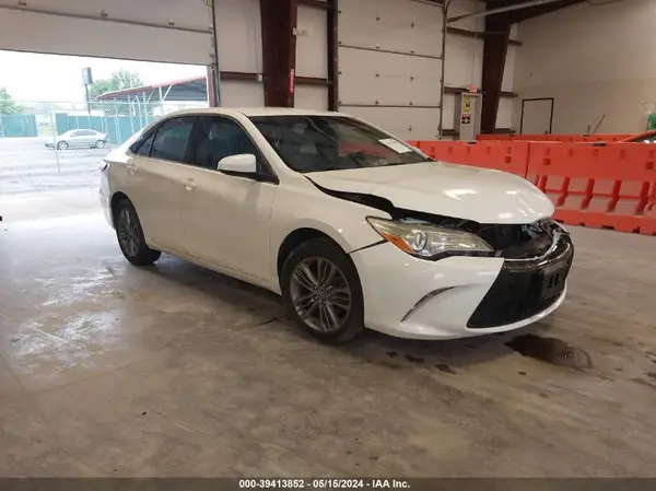 4T1BF1FK0GU245174 2016 TOYOTA CAMRY - Image 1