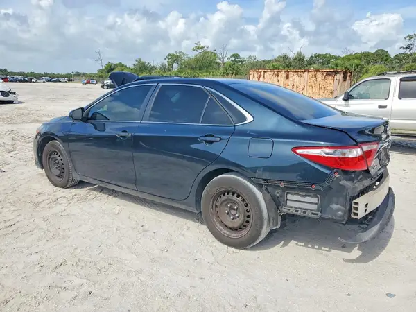 4T1BF1FK0GU246468 2016 TOYOTA CAMRY - Image 2