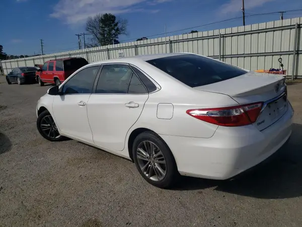4T1BF1FK0GU249127 2016 TOYOTA CAMRY - Image 2
