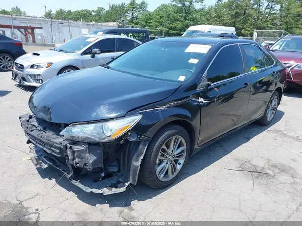 4T1BF1FK0GU249306 2016 TOYOTA CAMRY - Image 2