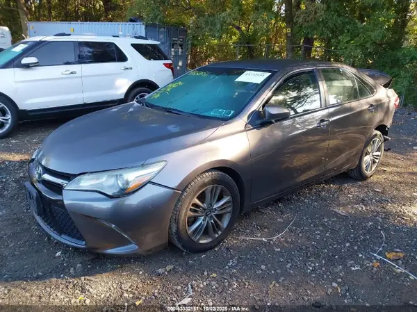 4T1BF1FK0GU251041 2016 TOYOTA CAMRY - Image 2