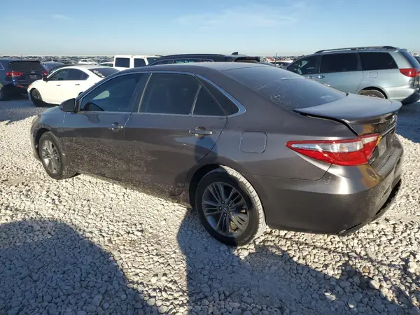 4T1BF1FK0GU253257 2016 TOYOTA CAMRY - Image 2