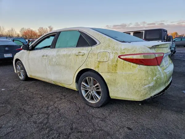 4T1BF1FK0GU254098 2016 TOYOTA CAMRY - Image 2