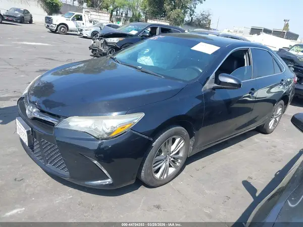 4T1BF1FK0GU259608 2016 TOYOTA CAMRY - Image 2