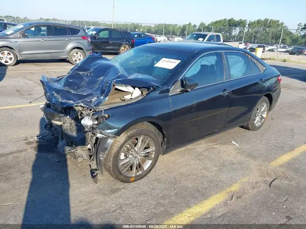 4T1BF1FK0GU260158 2016 TOYOTA CAMRY - Image 2