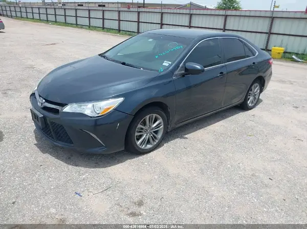 4T1BF1FK0GU261536 2016 TOYOTA CAMRY - Image 2