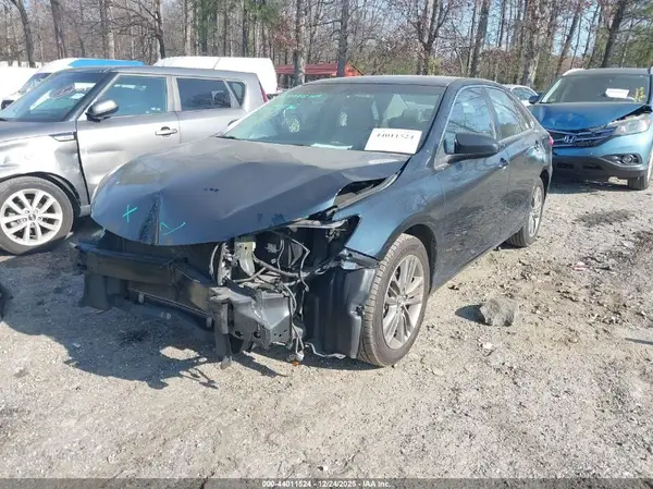 4T1BF1FK0GU261777 2016 TOYOTA CAMRY - Image 2