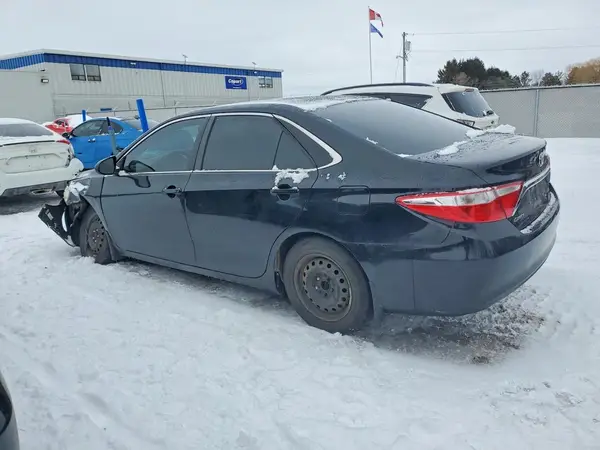 4T1BF1FK0GU263903 2016 TOYOTA CAMRY - Image 2