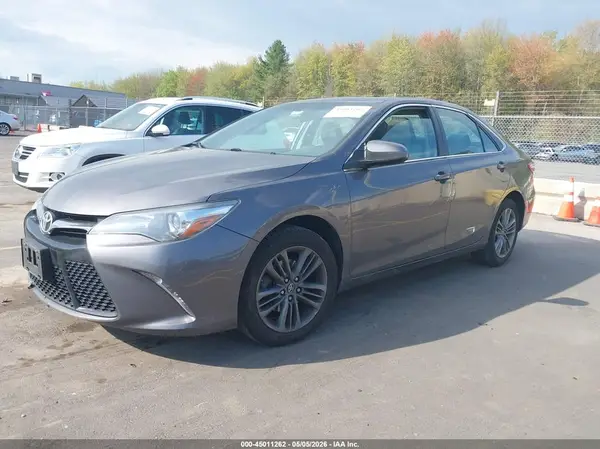 4T1BF1FK0GU267014 2016 TOYOTA CAMRY - Image 2