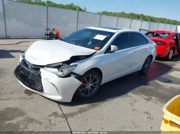 4T1BF1FK0GU501197 2016 TOYOTA CAMRY - Image 2