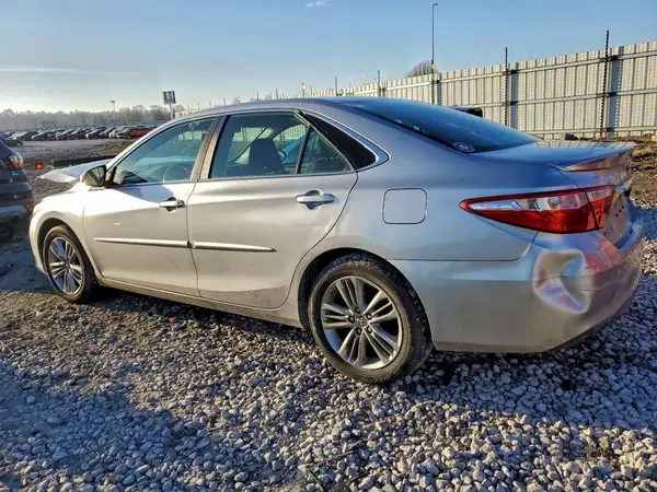 4T1BF1FK0GU501782 2016 TOYOTA CAMRY - Image 2