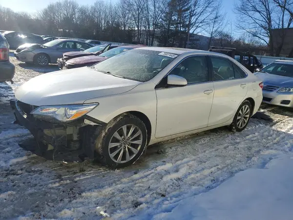 4T1BF1FK0GU502110 2016 TOYOTA CAMRY - Image 1