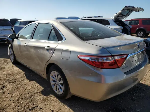 4T1BF1FK0GU503757 2016 TOYOTA CAMRY - Image 2