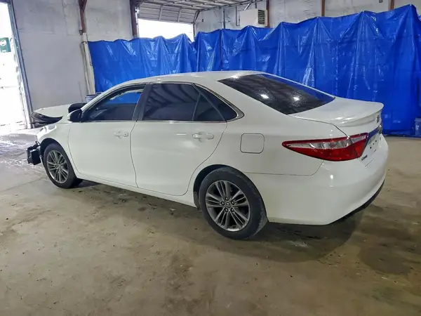 4T1BF1FK0GU504522 2016 TOYOTA CAMRY - Image 2