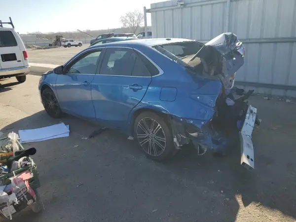 4T1BF1FK0GU505119 2016 TOYOTA CAMRY - Image 2