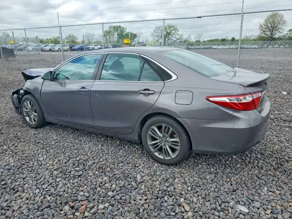 4T1BF1FK0GU506268 2016 TOYOTA CAMRY - Image 2