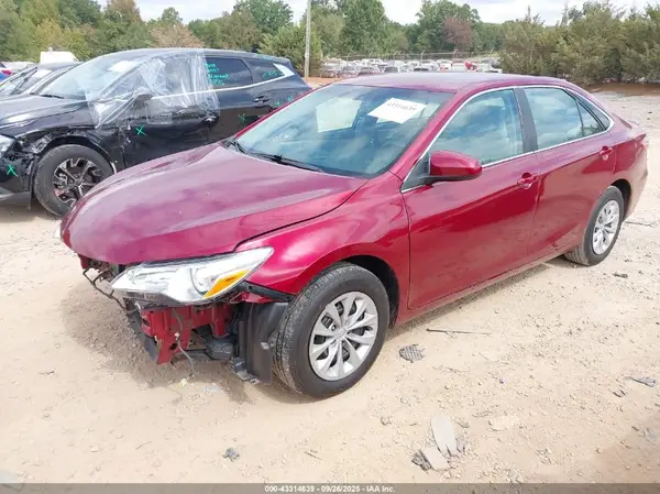 4T1BF1FK0GU506495 2016 TOYOTA CAMRY - Image 2
