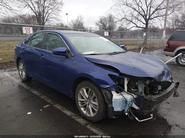 4T1BF1FK0GU510420 2016 TOYOTA CAMRY - Image 1