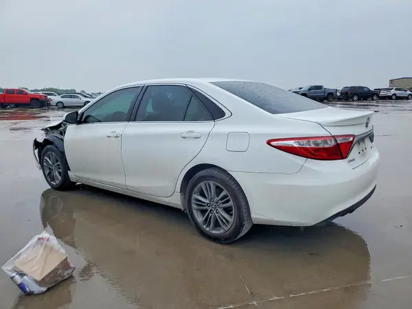 4T1BF1FK0GU511180 2016 TOYOTA CAMRY - Image 2