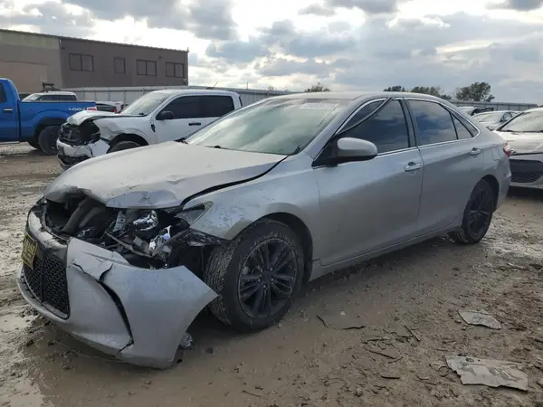 4T1BF1FK0GU511874 2016 TOYOTA CAMRY - Image 1