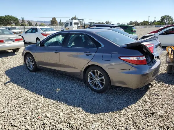 4T1BF1FK0GU516931 2016 TOYOTA CAMRY - Image 2