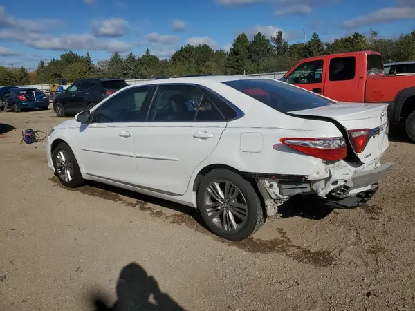 4T1BF1FK0GU517951 2016 TOYOTA CAMRY - Image 2
