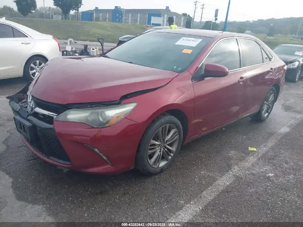 4T1BF1FK0GU519568 2016 TOYOTA CAMRY - Image 2