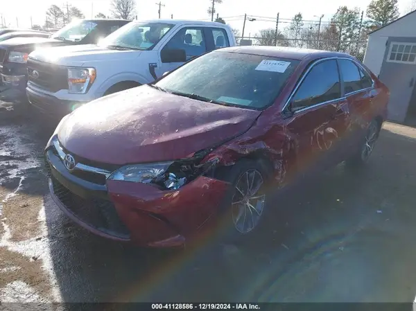 4T1BF1FK0GU520803 2016 TOYOTA CAMRY - Image 2