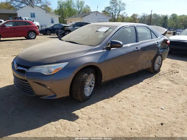 4T1BF1FK0GU523958 2016 TOYOTA CAMRY - Image 2