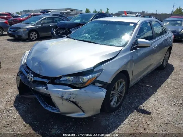 4T1BF1FK0GU524060 2016 TOYOTA CAMRY - Image 2