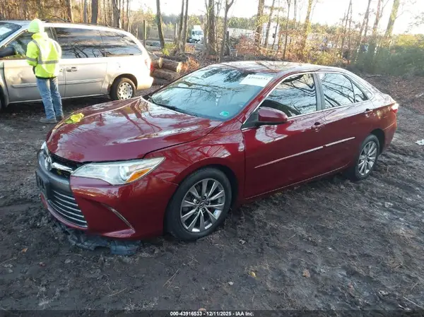 4T1BF1FK0GU526049 2016 TOYOTA CAMRY - Image 2