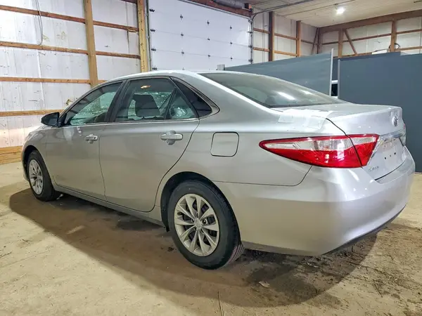 4T1BF1FK0GU527850 2016 TOYOTA CAMRY - Image 2