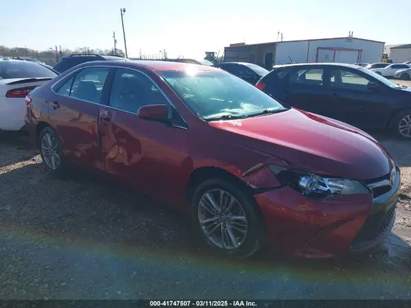 4T1BF1FK0GU530781 2016 TOYOTA CAMRY - Image 1