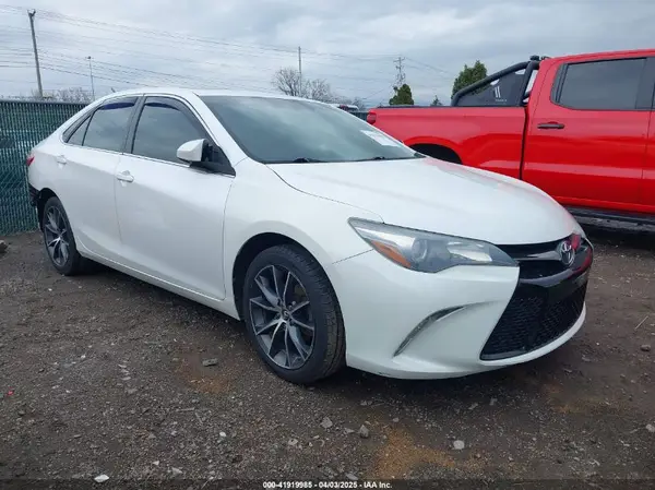 4T1BF1FK0GU533275 2016 TOYOTA CAMRY - Image 1