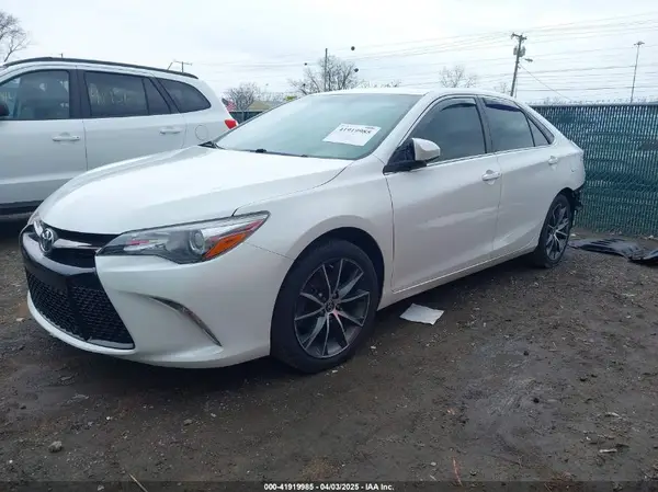 4T1BF1FK0GU533275 2016 TOYOTA CAMRY - Image 2