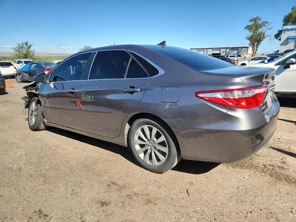 4T1BF1FK0GU533678 2016 TOYOTA CAMRY - Image 2