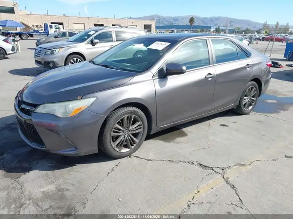 4T1BF1FK0GU534006 2016 TOYOTA CAMRY - Image 2