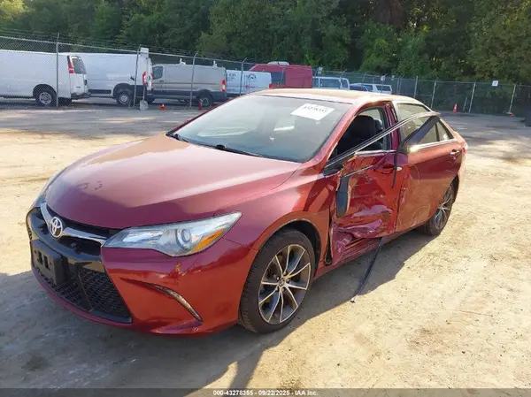 4T1BF1FK0GU534653 2016 TOYOTA CAMRY - Image 2