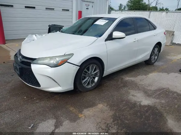 4T1BF1FK0GU536029 2016 TOYOTA CAMRY - Image 2