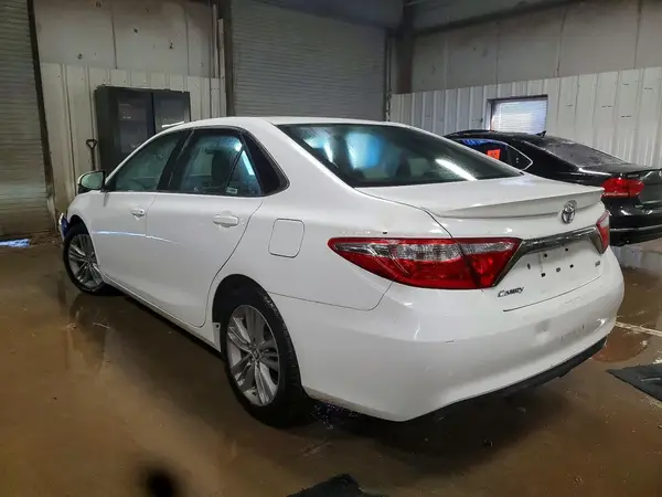 4T1BF1FK0GU537925 2016 TOYOTA CAMRY - Image 2