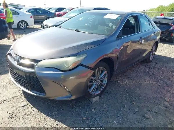 4T1BF1FK0GU539934 2016 TOYOTA CAMRY - Image 2