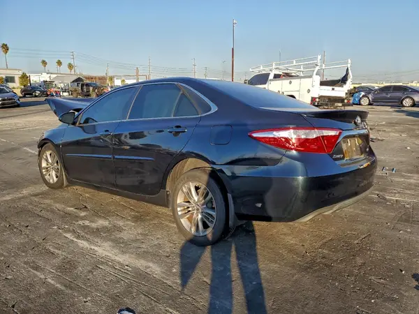 4T1BF1FK0GU541389 2016 TOYOTA CAMRY - Image 2
