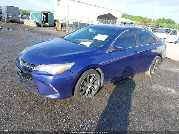 4T1BF1FK0GU542137 2016 TOYOTA CAMRY - Image 2