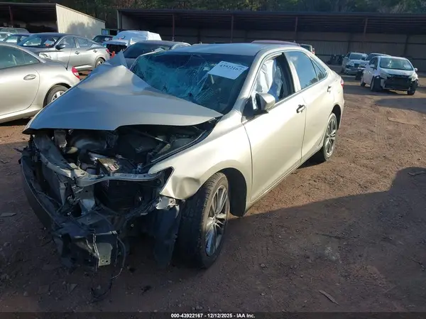 4T1BF1FK0GU543708 2016 TOYOTA CAMRY - Image 2