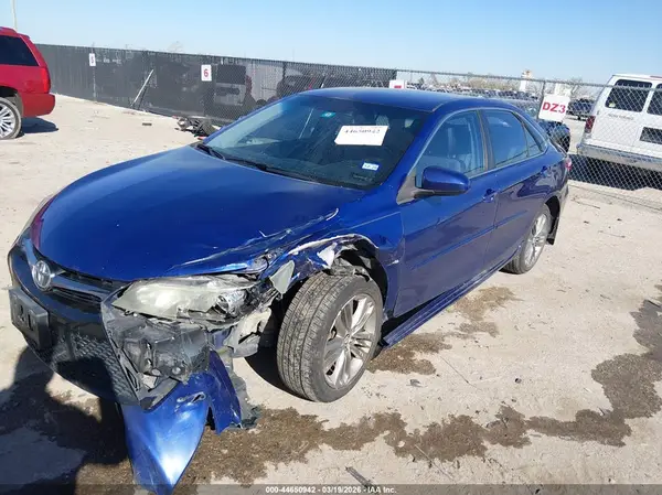 4T1BF1FK0GU545720 2016 TOYOTA CAMRY - Image 2