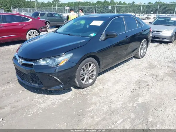 4T1BF1FK0GU546124 2016 TOYOTA CAMRY - Image 2