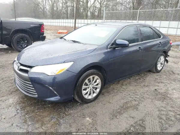 4T1BF1FK0GU547922 2016 TOYOTA CAMRY - Image 2