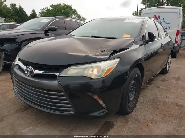 4T1BF1FK0GU548200 2016 TOYOTA CAMRY - Image 2